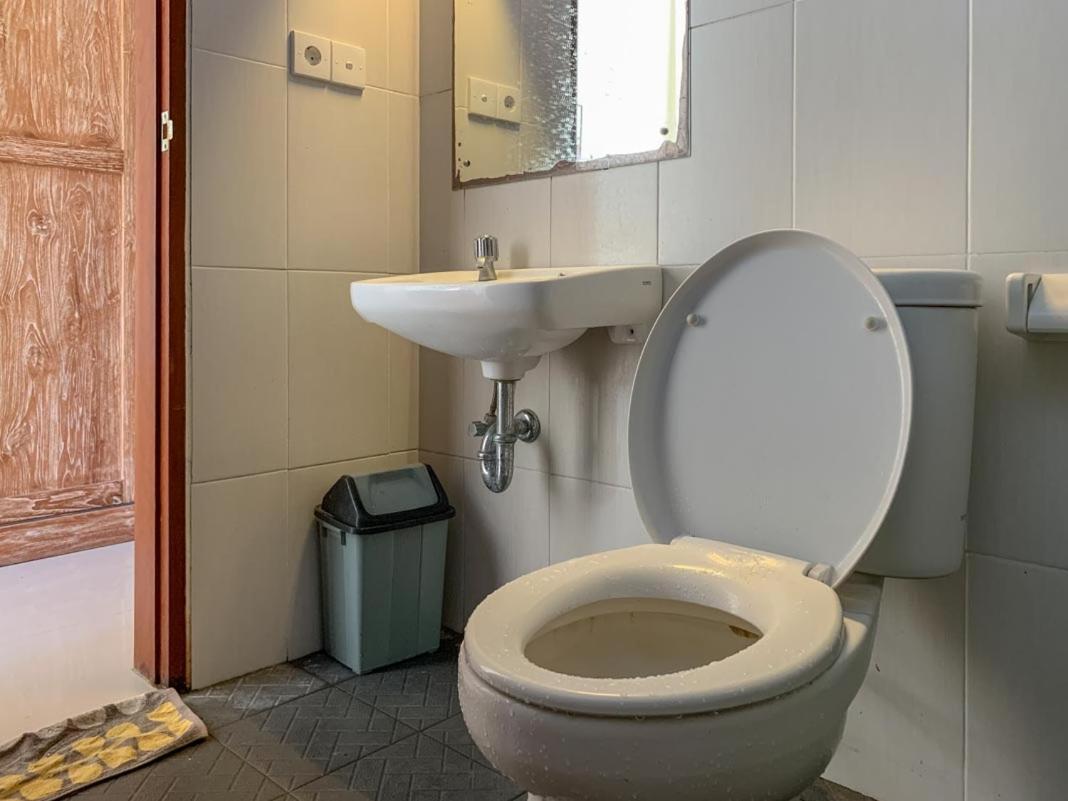 Lotus Bali Guest House Canggu Εξωτερικό φωτογραφία
